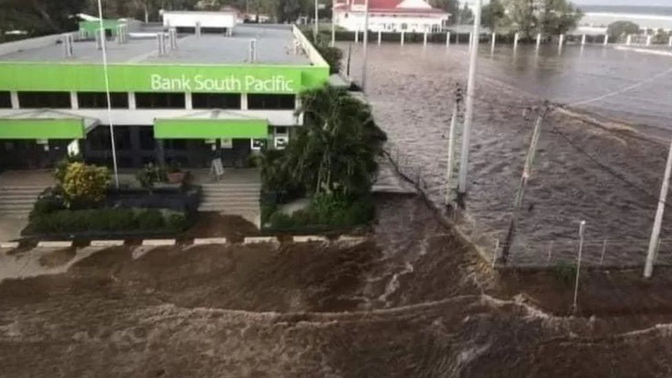 Inundaciones en Tonga tras las olas de tsunami.