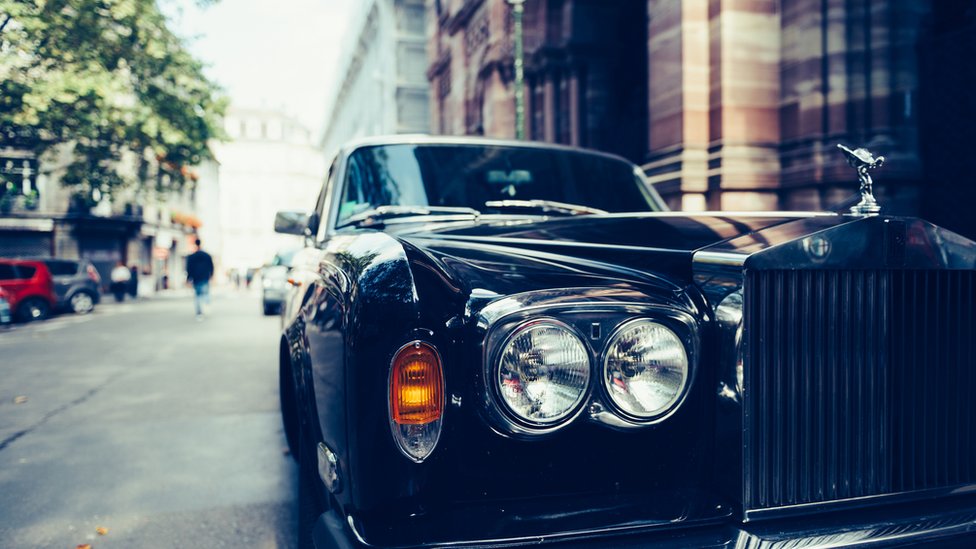 Los herederos son menos felices que los que trabajaron para hacer su fortuna. Auto