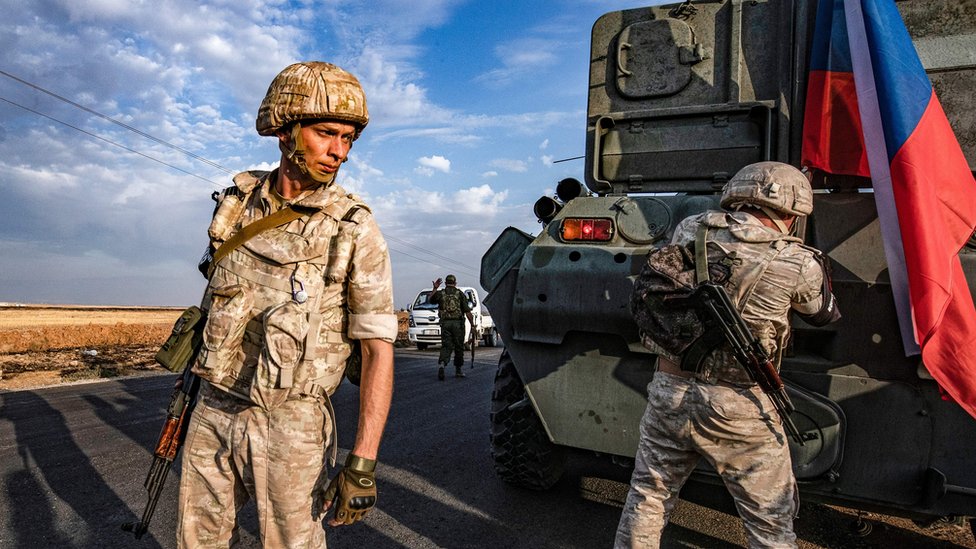 Suriye'nin kuzeyindeki Rus askerleri YPG güçleriyle de devriye geziyor
