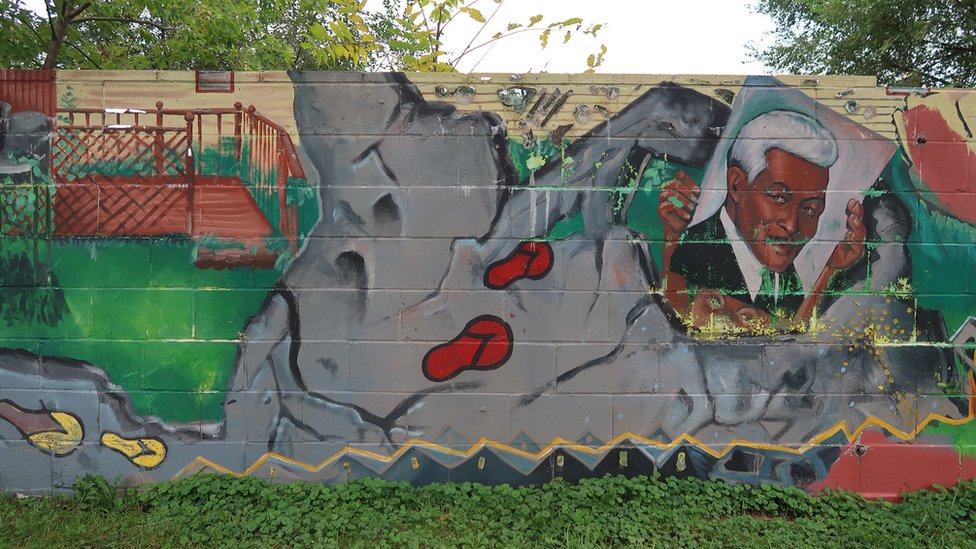 Mural pintado en el muro de Detroit