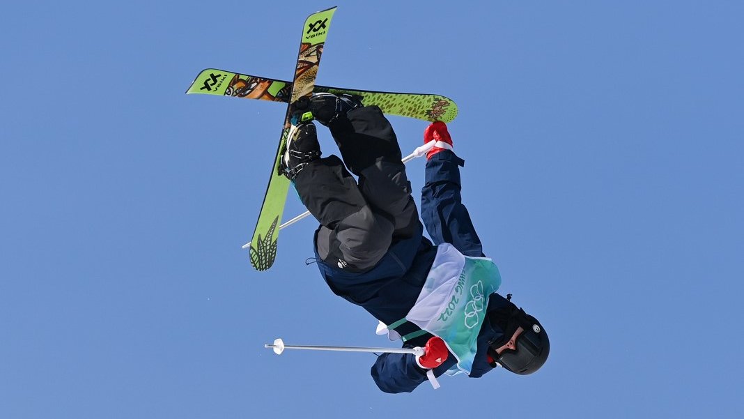 Winter Olympics: British teenager Kirsty Muir qualifies for ski big air final