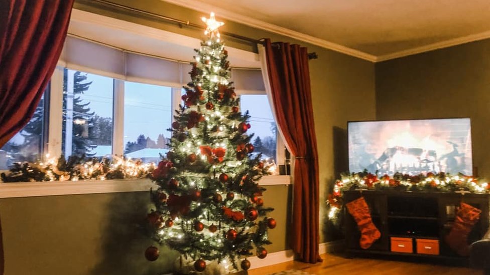 Рождественская елка Карен Пеленки