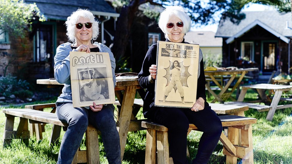 Estas mujeres recuerdan con alegría la revoluciónque vivieron 50 años atrás. Dos mujeres que estuvieron en el Verano del Amor