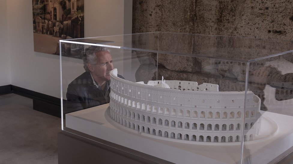 Colosseo, un'icona es la mayor exposición del monumento romano. Una maqueta en la exposición Colosseo, un'icona