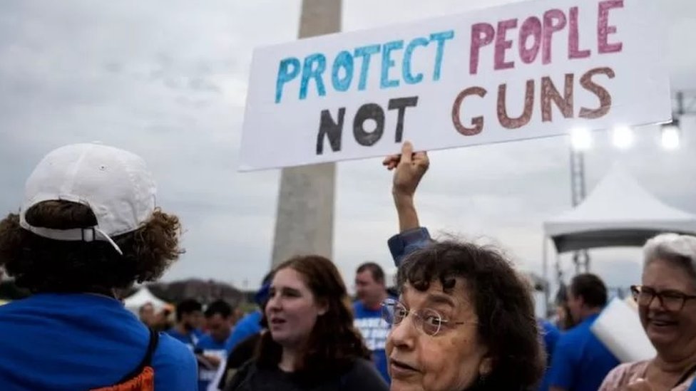 مظاهرة في أمريكا من أجل قوانين أكثر صرامة على الأسلحة النارية