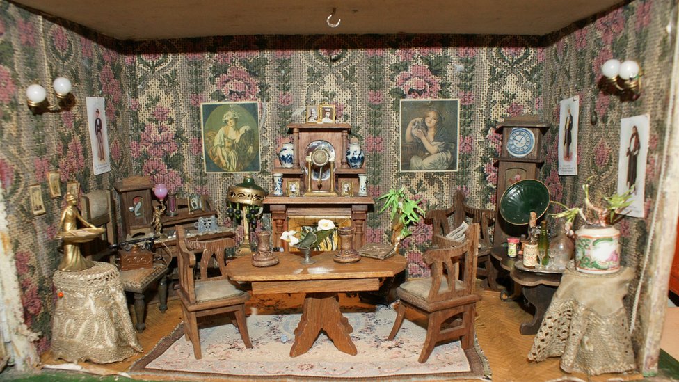 edwardian dolls house furniture