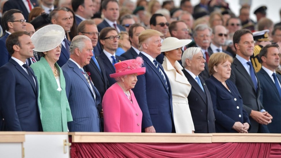 Премьер-министр Тереза ??Мэй, принц Уэльский, королева и президент США Дональд Трамп были среди присутствующих на мероприятии в Портсмуте