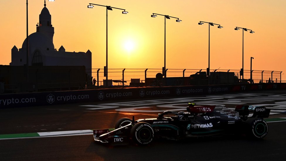 جانب من الاستعدادات لسباق في السعودية