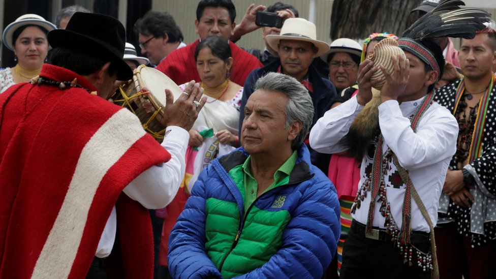 Lenin Moreno (en la imagen, de frente) fue vicepresidente de Ecuador hasta 2013. Lenin Moreno