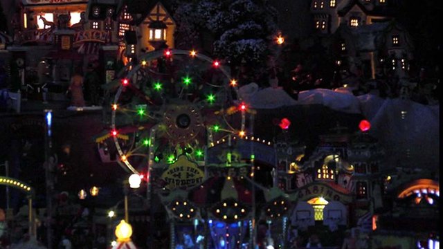 Christmas lights on Cirencester house