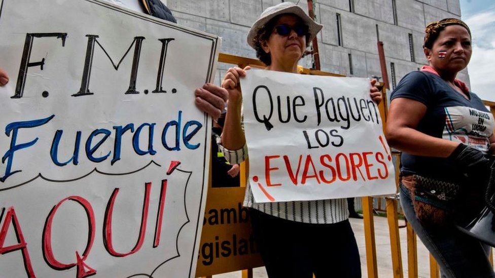 Manifestantes contra el FMI, noviembre 2020.