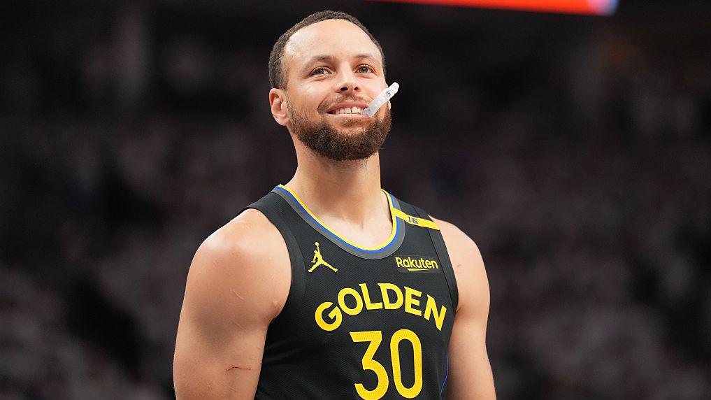 NBA play-offs: Stephen Curry injured as Golden State beat
