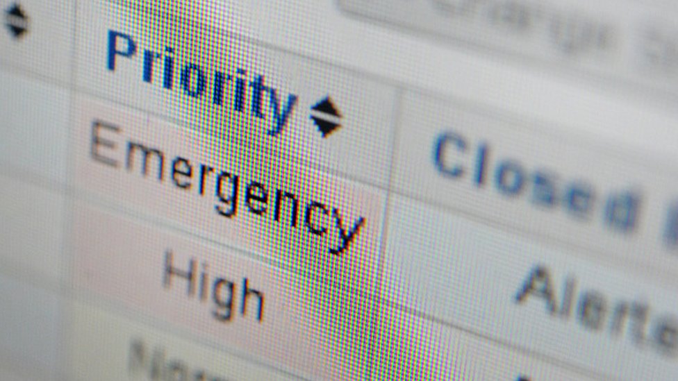 Los expertos aconsejan actualizar los programas de seguridad. Una pantalla de ordenador.