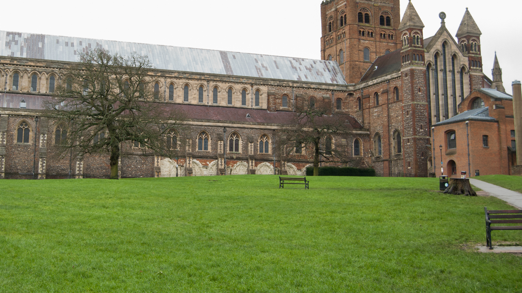 BBC Local Live Beds, Herts & Bucks on Friday, 19 February 2016 BBC News