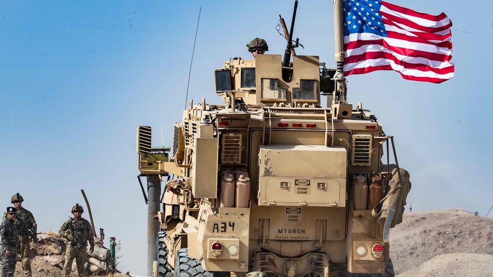 Военнослужащие США на окраине Рас-Аль-Айна 6 октября 2019 года