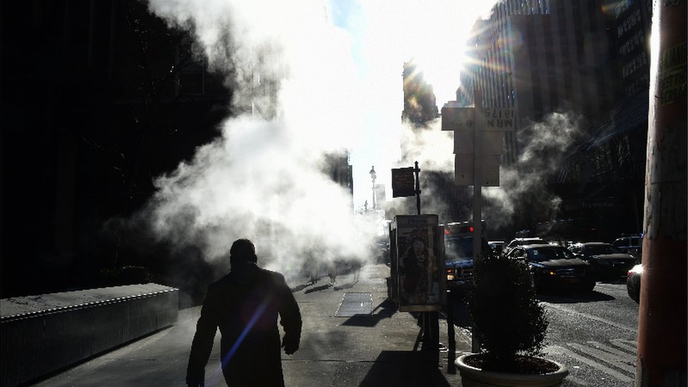 El vapor de cada día en las calles de Manhattan. Vapor en Nueva York