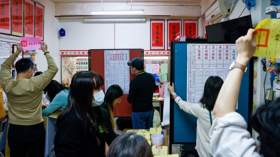 Prebrojavanje glasova na izborima u Tajvanu