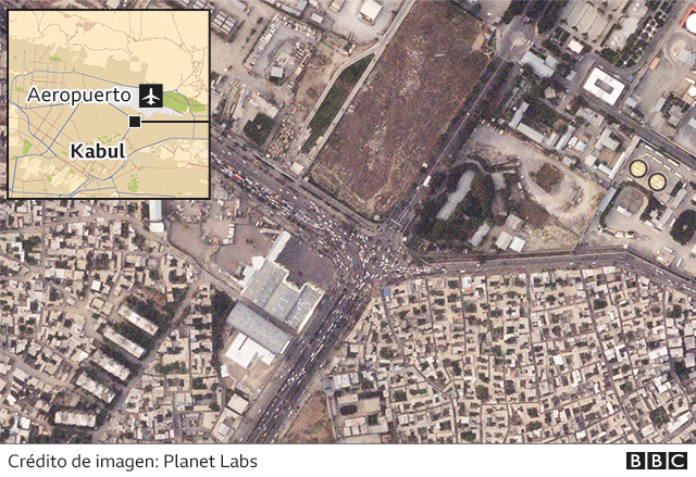 Imagen satelital muestra la congestión de tráfico cerca del aeropuerto en Kabul