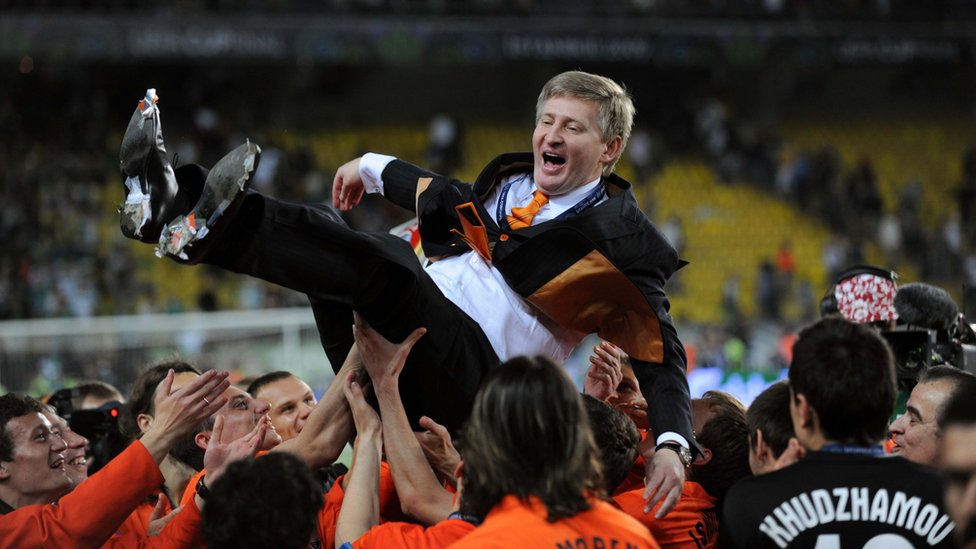 Shakhtar Donetsk FC owner Rinat Akhmetov carried by the players