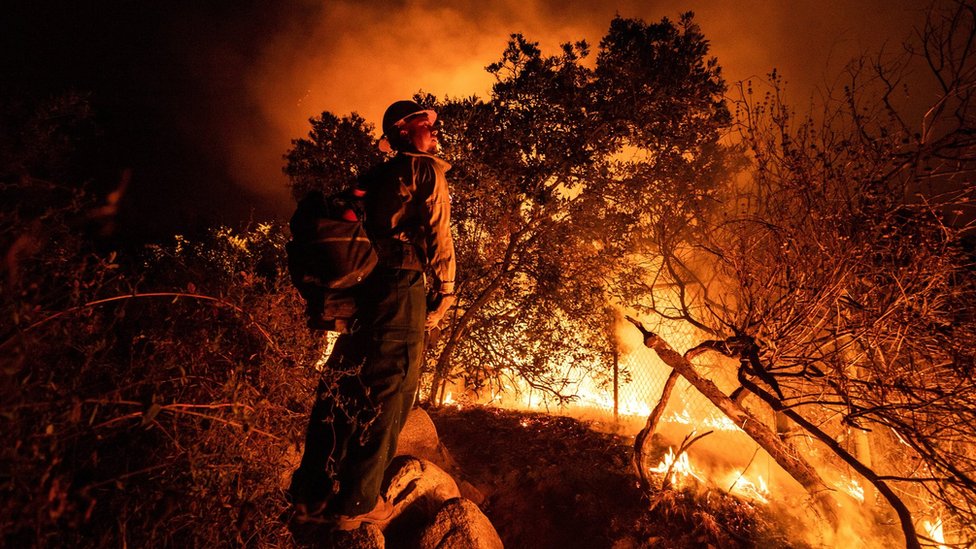 الحرائق تسببت في قتل 36 شخصا على الأقل منذ أوائل أغسطس/آب.