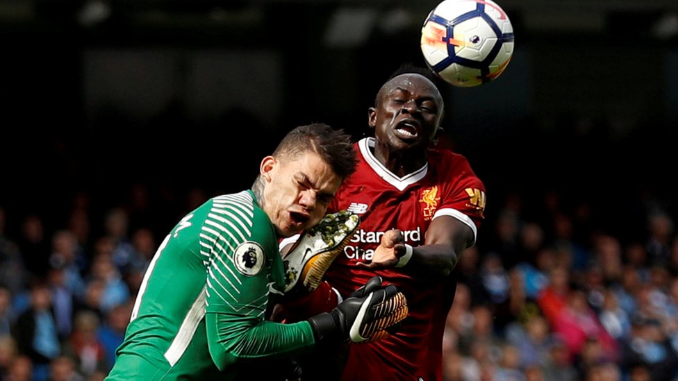 Esta acción hizo que Bravo jugará en lugar del brasileño frente a Liverpool: no recibió goles en 45 minutos. Mané conecta con Ederson
