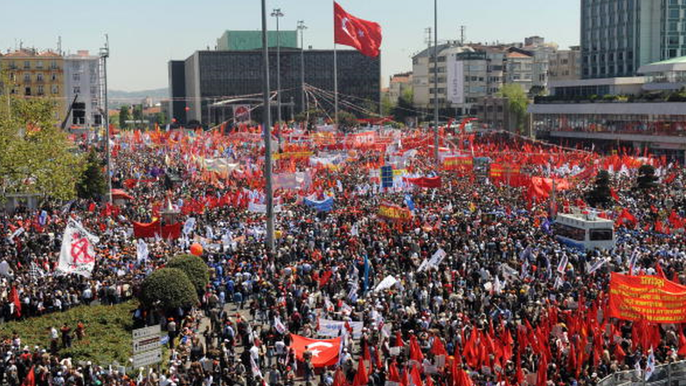 Taksim Meydanı birçok protesto gösterileri ve mitinglere de sahne oluyor - 1 Mayıs 2010