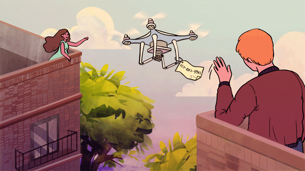 Мужчина на крыше летит дроном с номером телефона женщине на другой крыше