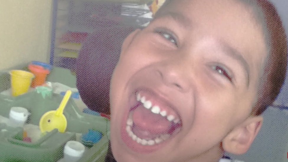 Elaan se está preparando para entrar a la escuela el próximo año. Ellan