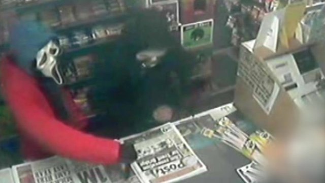 Scream Robbers Threaten Shop Staff In Nottinghamshire Bbc News