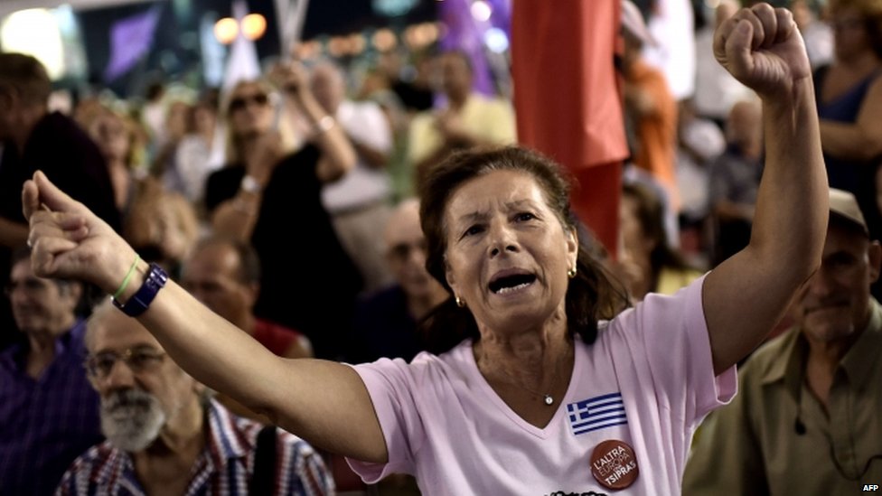 Сторонники Syriza празднуют победу на выборах в Греции