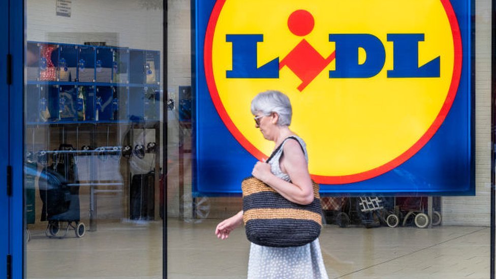 Aldi and Lidl lose out as UK online grocery sales hit new heights