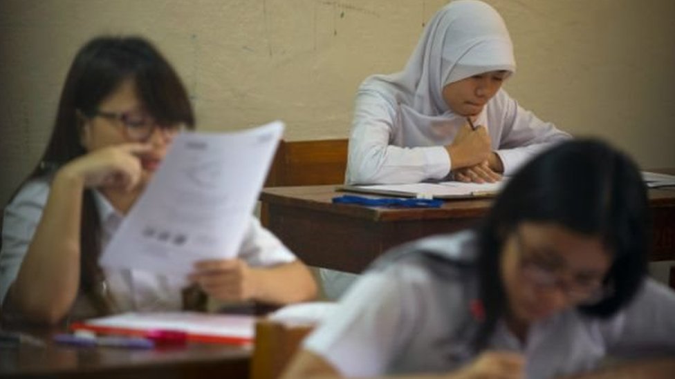 remaja perempuan