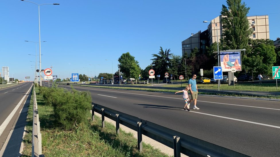 „Srbija protiv nasilja": Deveti protest u Beogradu, šetnja do televizije Pink, skupovi nastavljeni i u drugim gradovima 12 blokada