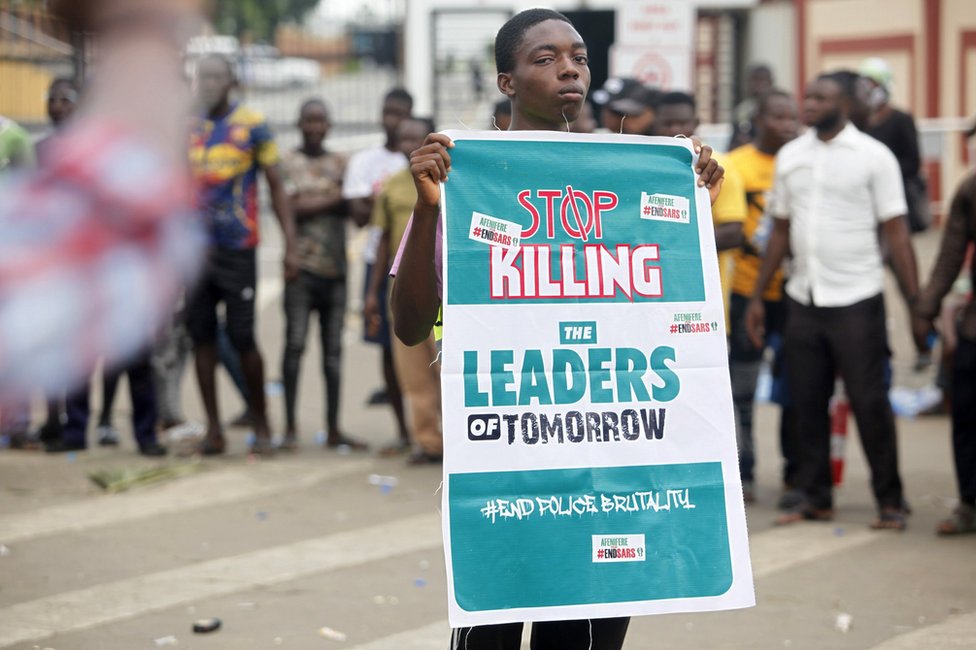 Nigeria's youth protest - BBC News