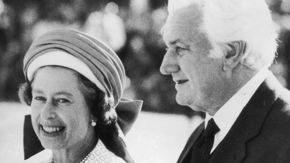 Gough Whitlam: Queen not told in advance of Australia PM's sacking, letters show