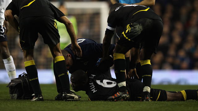 Fabrice Muamba collapses on the football pitch