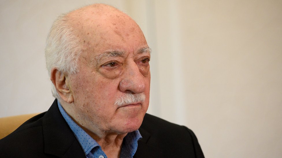 Turki mendesak AS mengekstradisi ulama Fethullah Gulen.