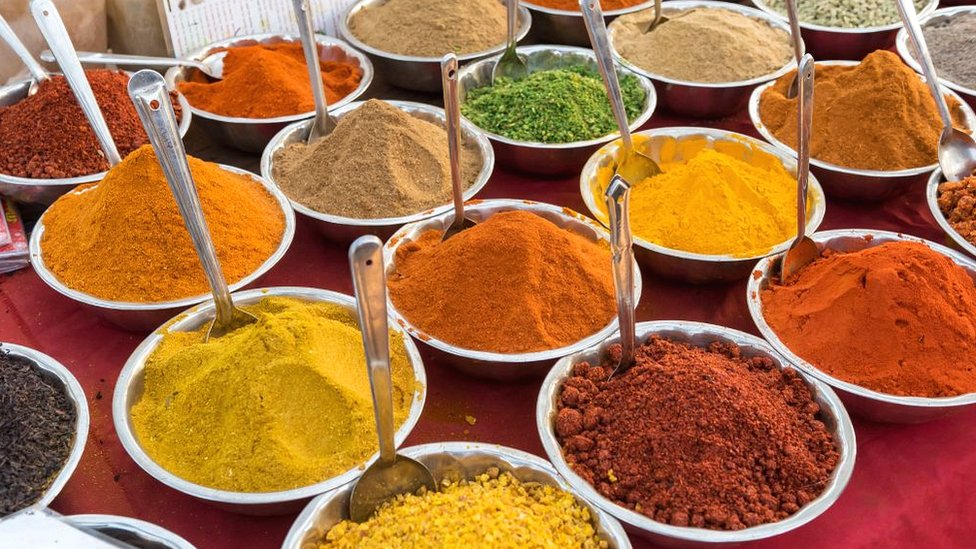 يعتمد الطب التقليدي في الهند على وصفات من الأعشاب والبهارات