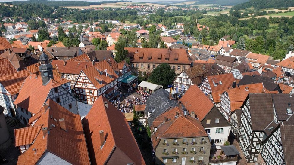 La ciudad de Schlitz, en Alemania, es conocida por los castillos románticos que infunden a su casco antiguo un ambiente pintoresco. (Crédito de la foto: H Leue / LOOK-foto) La ciudad de Schlitz, en Alemania