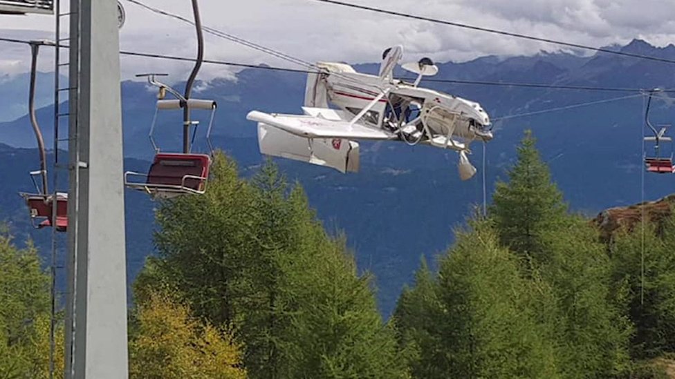 Самолет остался болтаться в итальянских Альпах