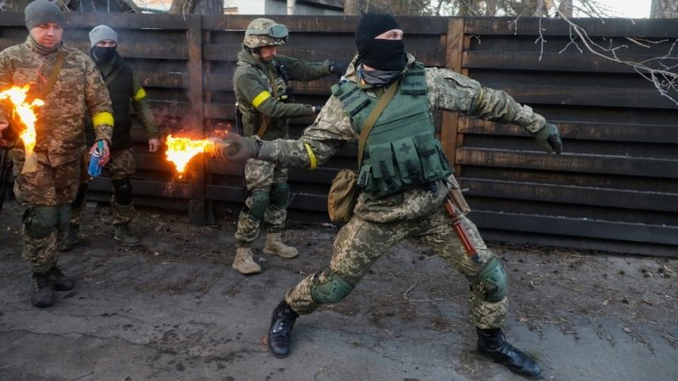 جنود في أوكرانيا