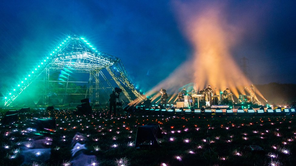 Glastonbury Live Stream Delivers A Rush Of Nostalgia In The Face Of Failure c News