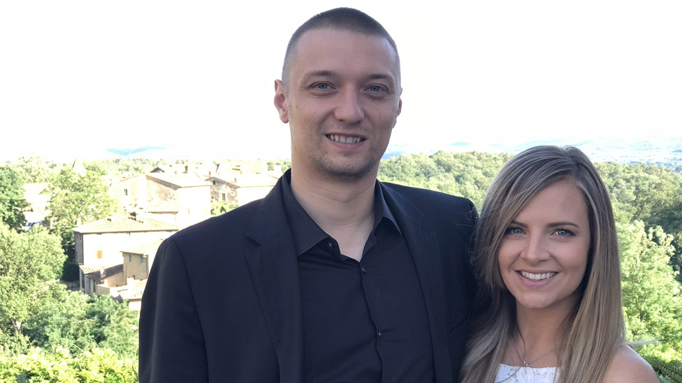 Marcin Kleczynski y su esposa