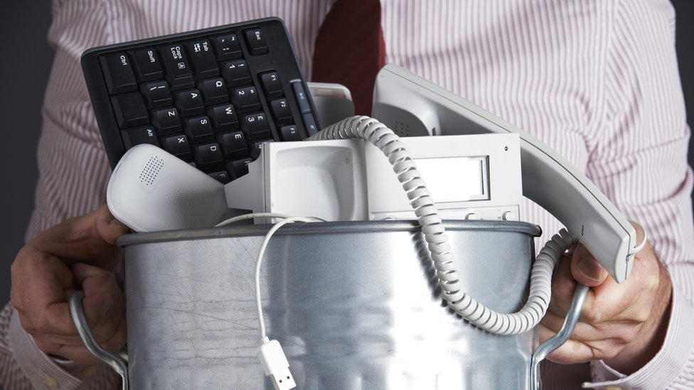 ¿No sabes qué hacer con los dispositivos electrónicos que ya no usas? No los tires... ¡recíclalos en internet! aparatos electrónicos obsoletos