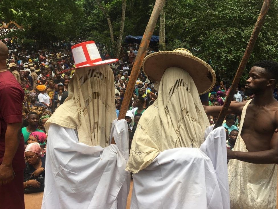 Знаменитый штат Лагос Eyo Masquerades был частью фестиваля