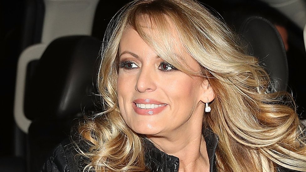 Stormy Daniels dice que un acuerdo de confidencialidad no es válido. La actriz Stephanie Clifford que usa el apodo de Stormy Daniels.