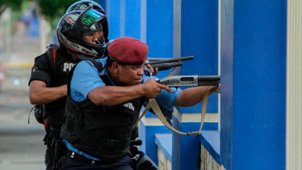 Policía en Managua