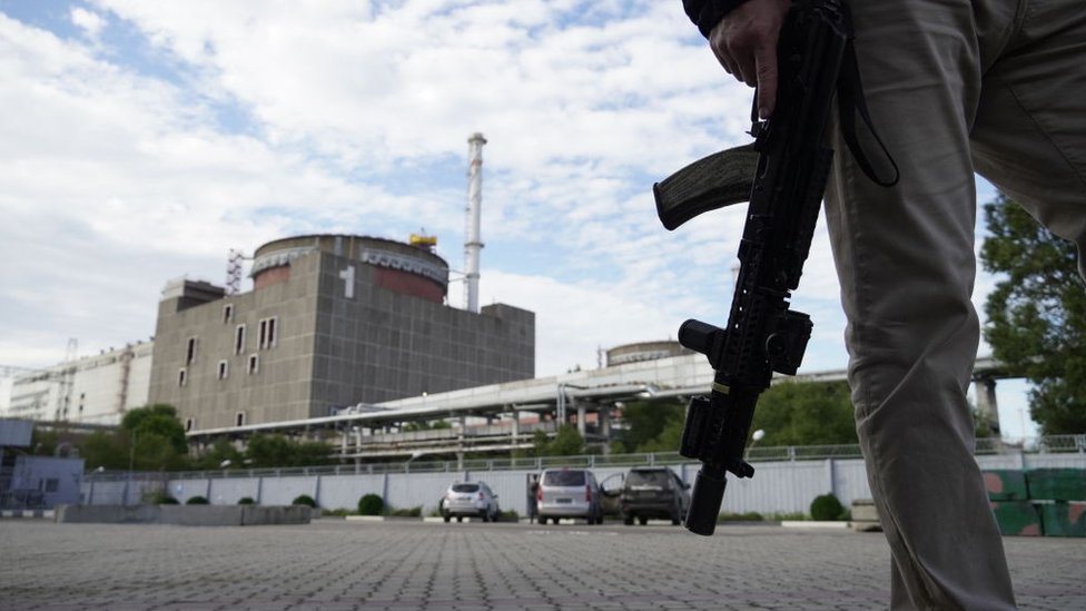 Россия присвоила Запорожскую АЭС. Украинским сотрудникам ЗАЭС угрожают отправкой на фронт за отказ переходить в 
