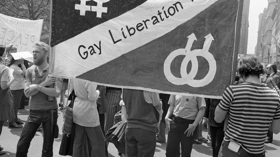 Stonewall ayaklanması ABD'deki eşcinsel hakları için bir dönüm noktasıydı