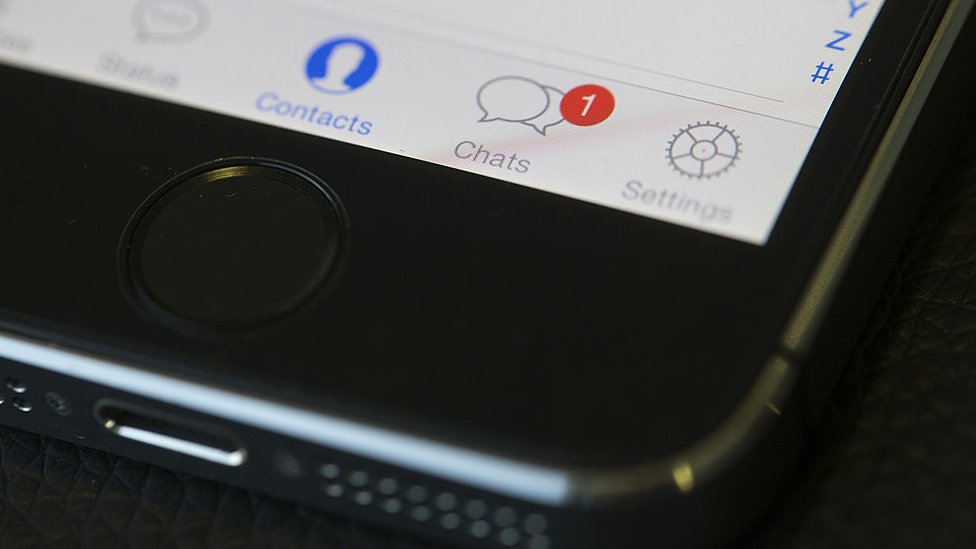El nuevo servicio permitirá a las marcas enviar "notificaciones importantes" a sus clientes. WhatsApp
